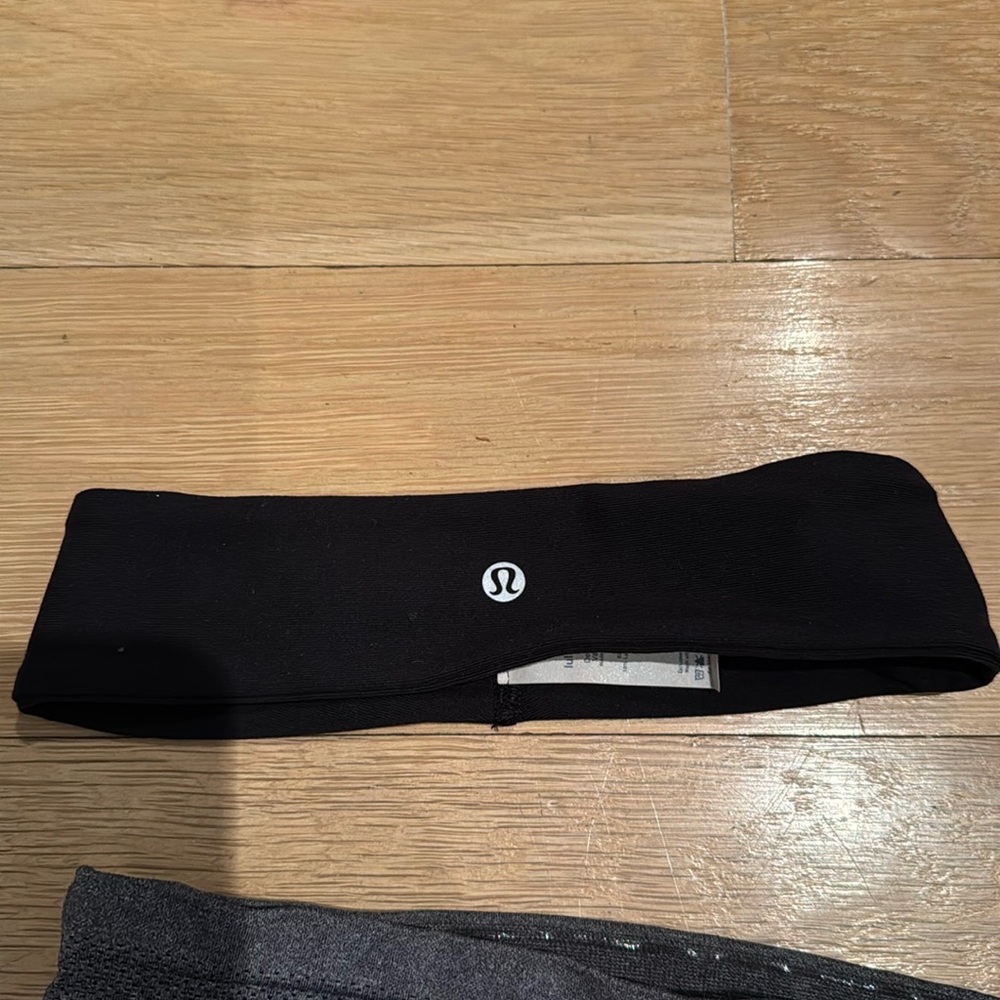 Lululemon Fly Away Tamer Headband